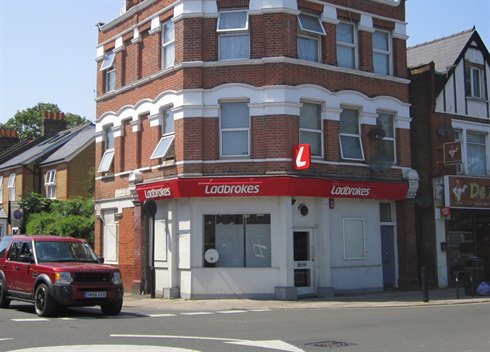 FORMER BETTING SHOP LET