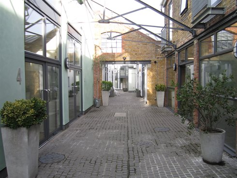 MEWS OFFICE LET 