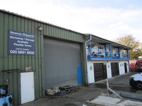 INDUSTRIAL UNIT LET - TWICKENHAM 