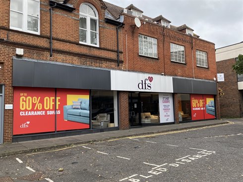 GUILDFORD RETAIL  PREMISES LET