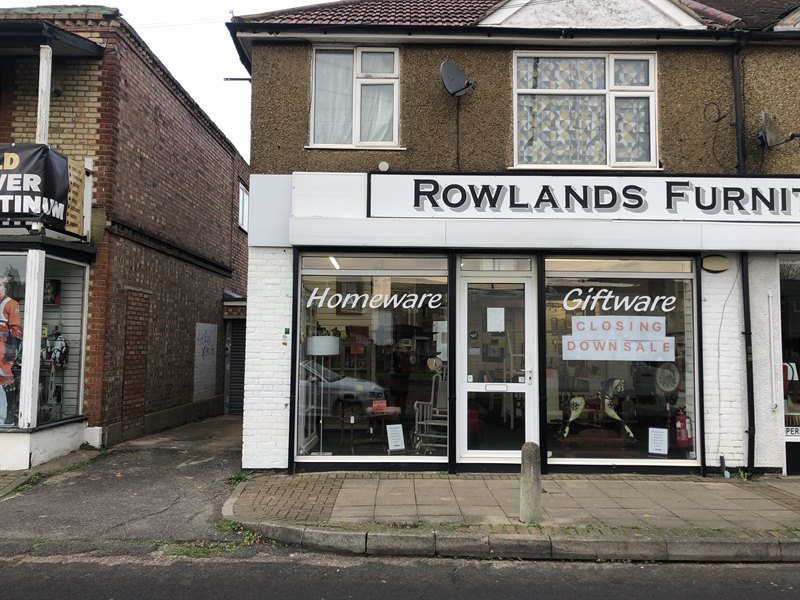 PROMINENT SHOWROOM PREMISES