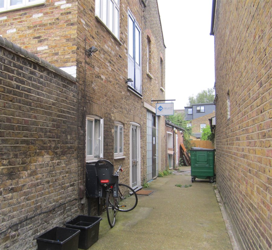 24 The Green, Twickenham, TW2 5AD Snellers Commercial