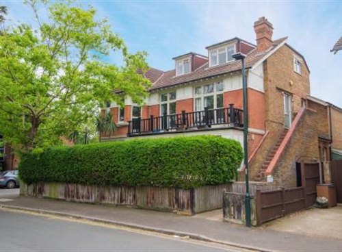 71 Queens Road, Twickenham, TW1 4EZ