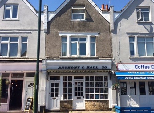 30 Staines Road, Twickenham, TW2 5AH