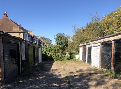 Barnard Gardens, New Malden, KT3 6QG